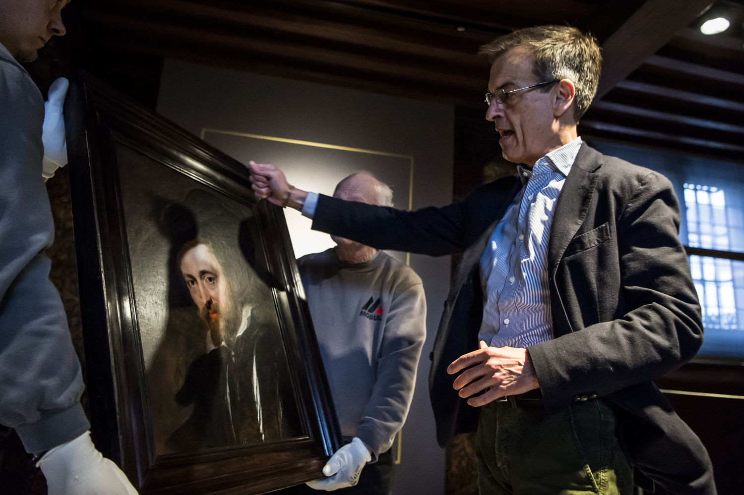 5_Peter Paul Rubens, Zelfportret, Rubenshuis Antwerpen, presentatie gerestaureerd werk aan directeur Ben van Beneden, opname 13 april 2018, foto Sigrid Spinnox