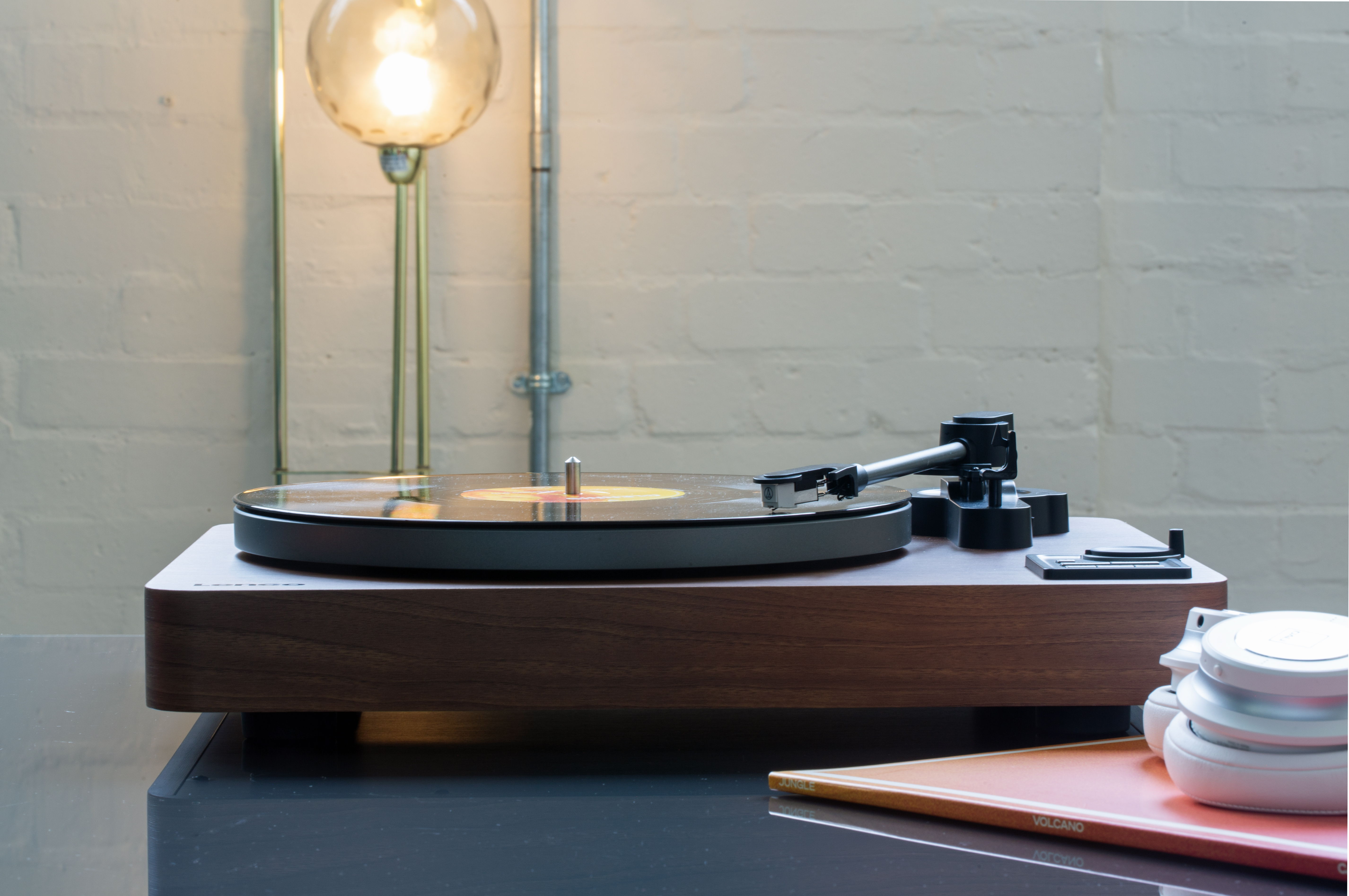 LBTA-165WD Fully-automatic Bluetooth Turntable