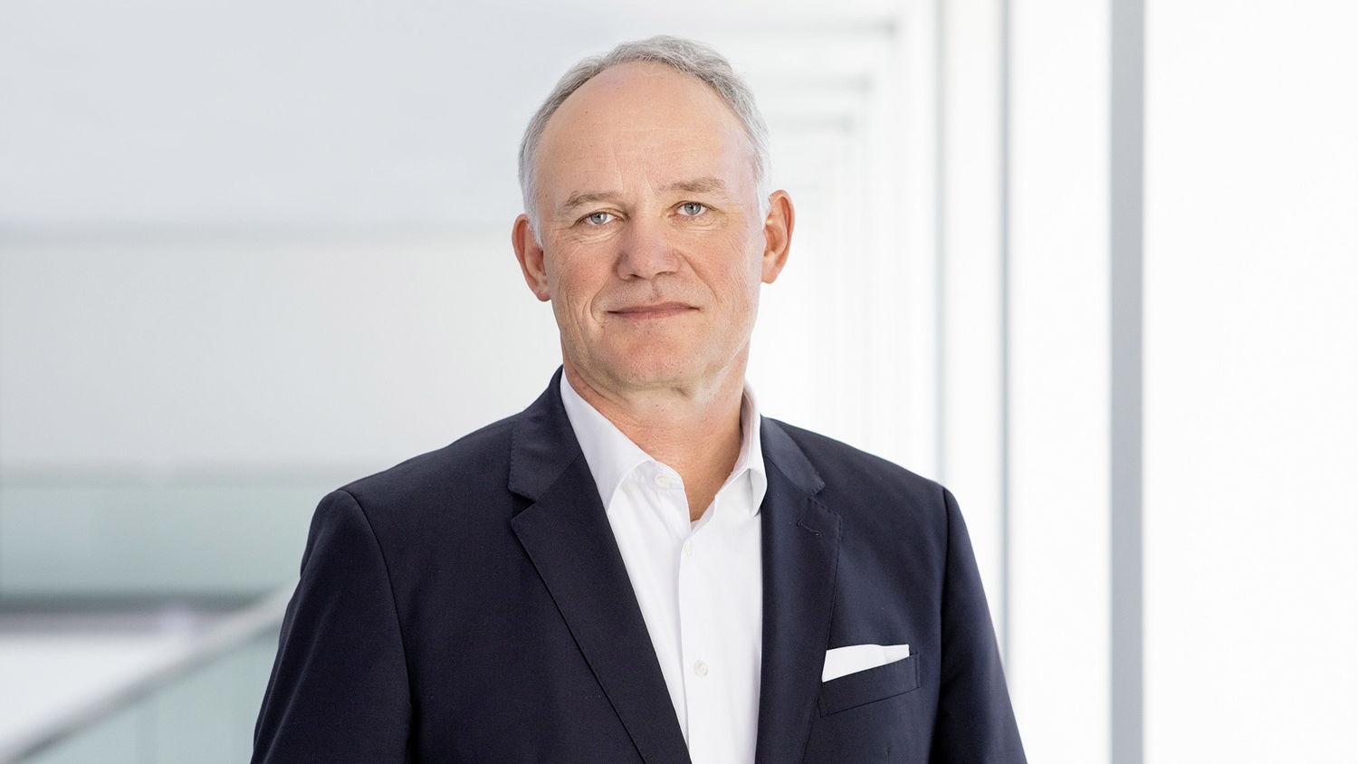 Michael Jost afirma: “Volkswagen tiene importancia global y está conectado con una responsabilidad global”.