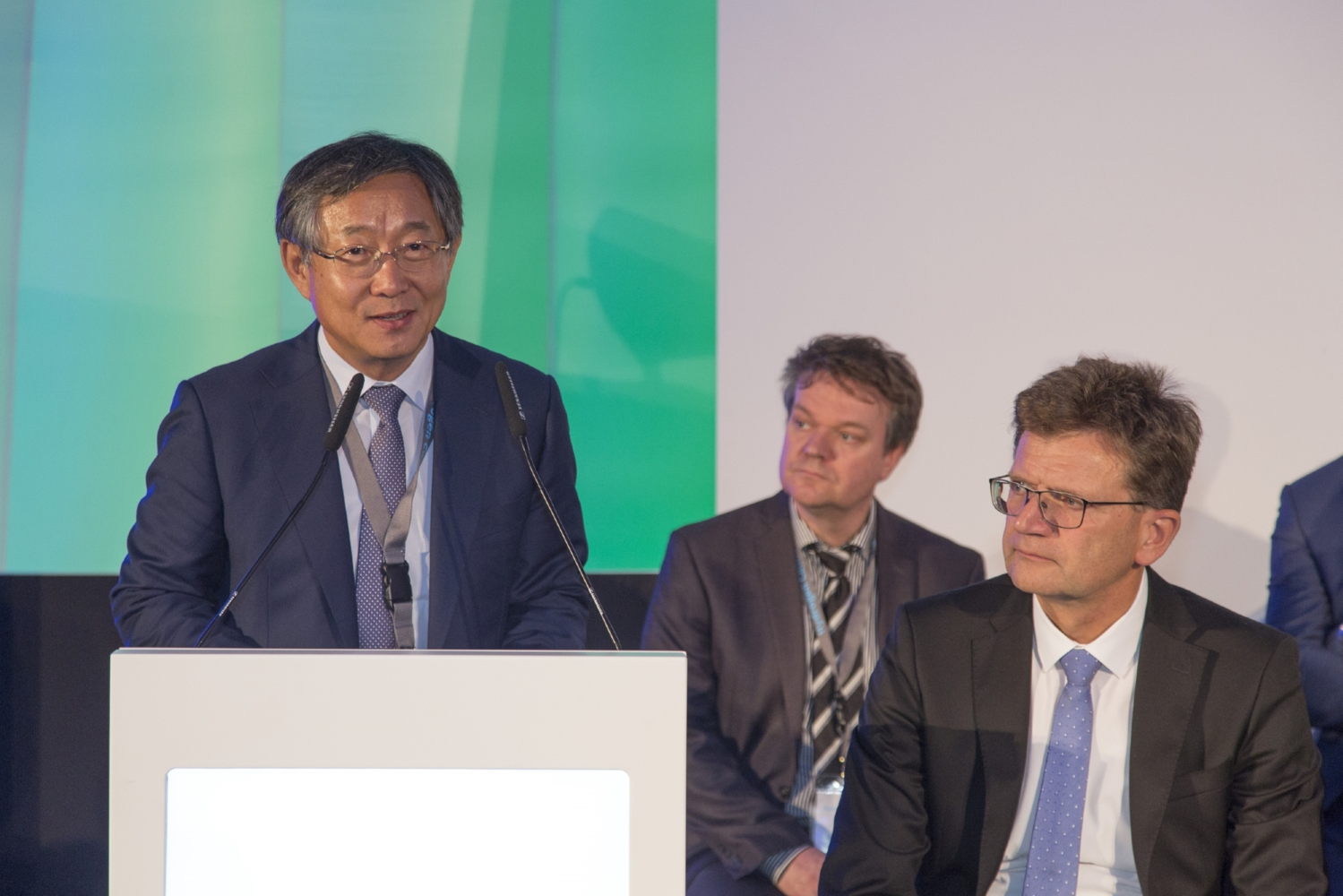 Hydrogen Council (Dr. Yang, Hyundai speaking)