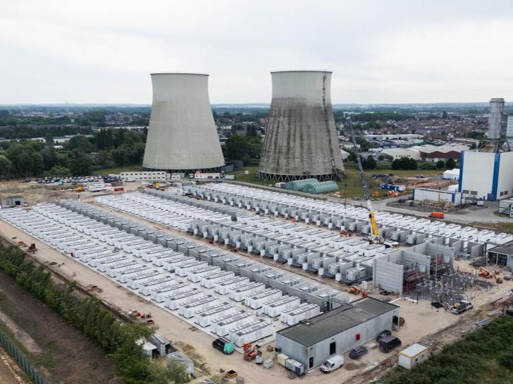 Le parc de batteries d’ENGIE à Vilvorde a été inauguré par le Ministre-Président flamand Matthias Diependaele et le Ministre flamand de l'Énergie Hans Bonte