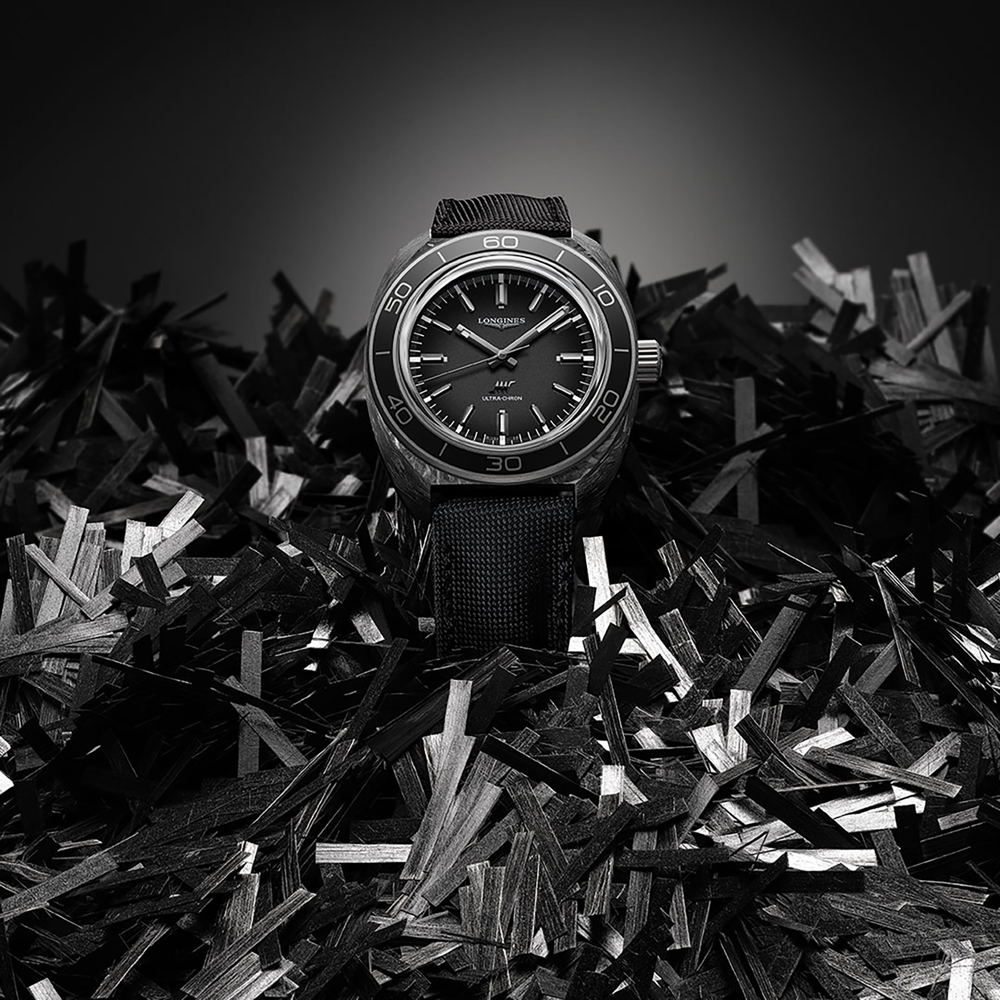 LONGINES_2025_ULTRA-CHRON CARBON_L28394522_3 LONGINES_2025_ULTRA-CHRON CARBON_L28394522_3