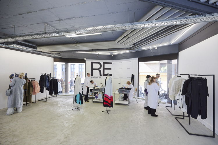 offSHOW - installation REantwerp © Robin Joris Dullers