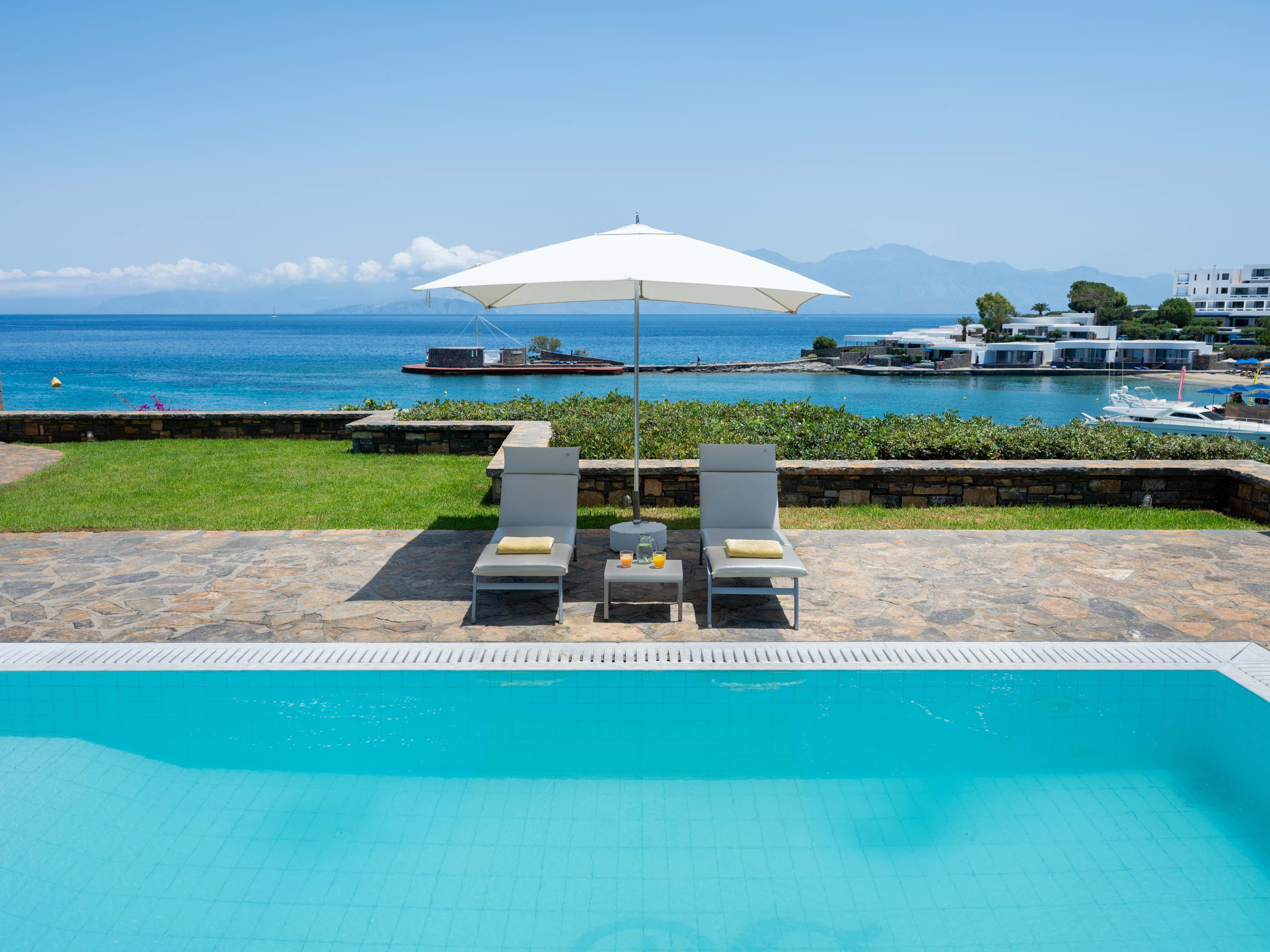 Top 4 reasons why to choose Crete for a late summer holiday!