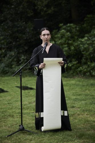 MIDDELHEIMMUSEUM: Joan Jonas, Mirror Piece I & II (1969,2018-2019, 2024) © The Artist & Amanda Wilkinson Gallery – Photo: studio pramudiya, npi 