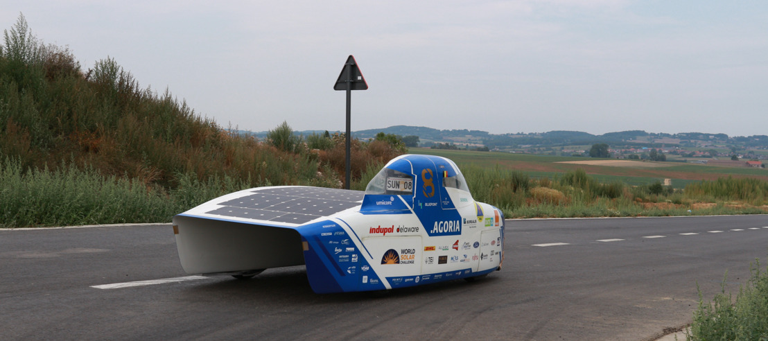 Wereldkampioenen zonnewagenracen trainen op nieuwe 'patattenweg': "Ideale baan om wagen te testen"
