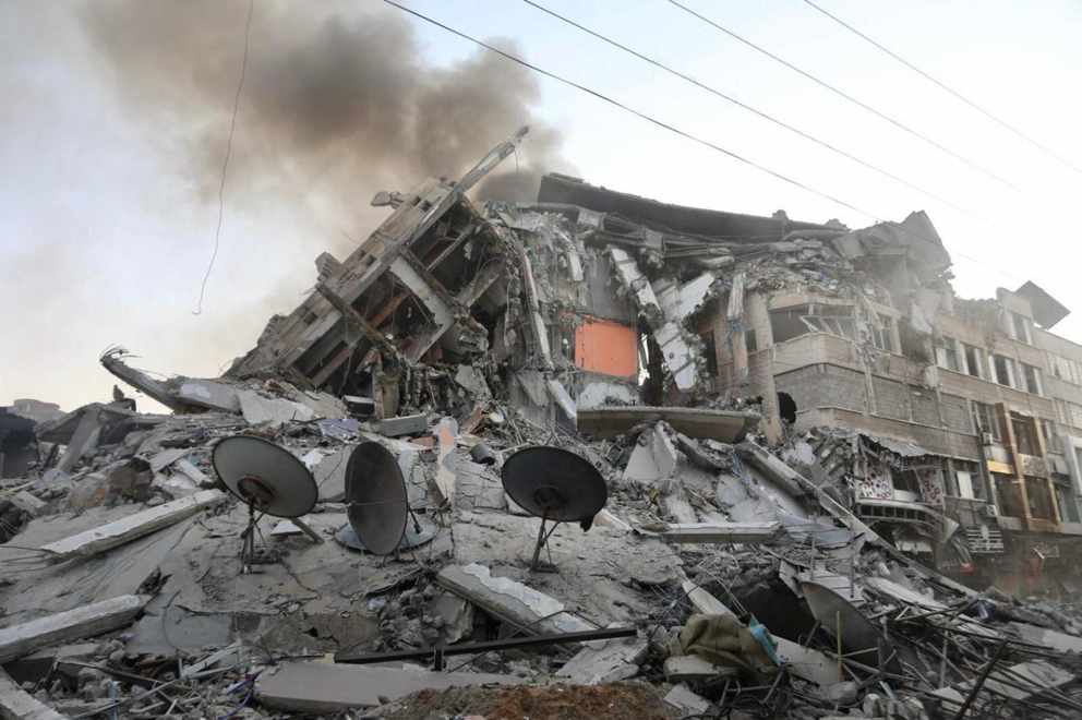 Al-Shorouq tower in Gaza collapses after Israeli airstrike. Photo Fady HanonaMSF.jpeg