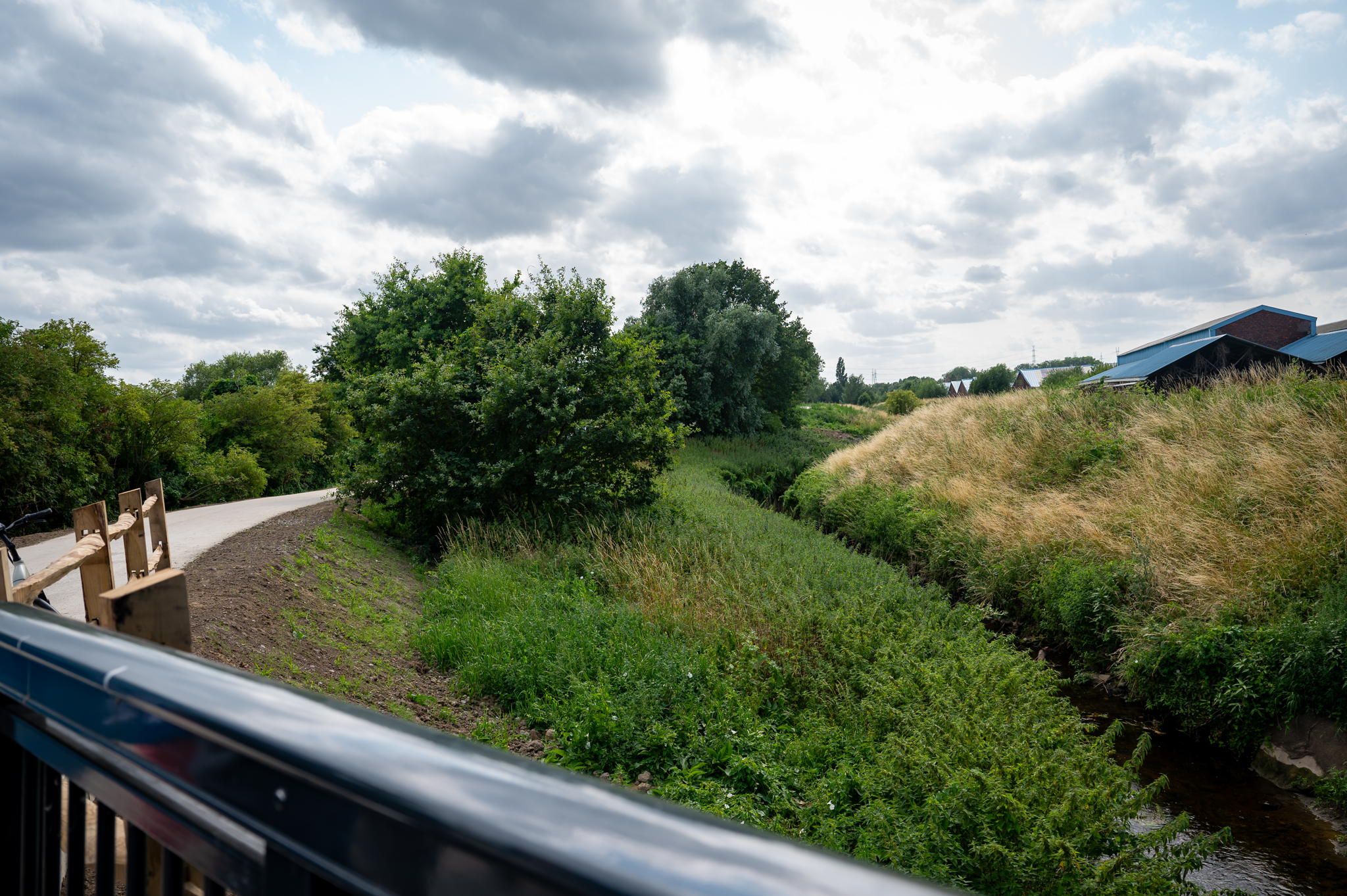 De Bovenvliet vanop de nieuwe fietsbrug (foto Ronny Mullens)