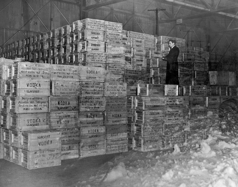 AKG4975135 Prohibition ends in the USA ©akg-images / UIG / Underwood Archives