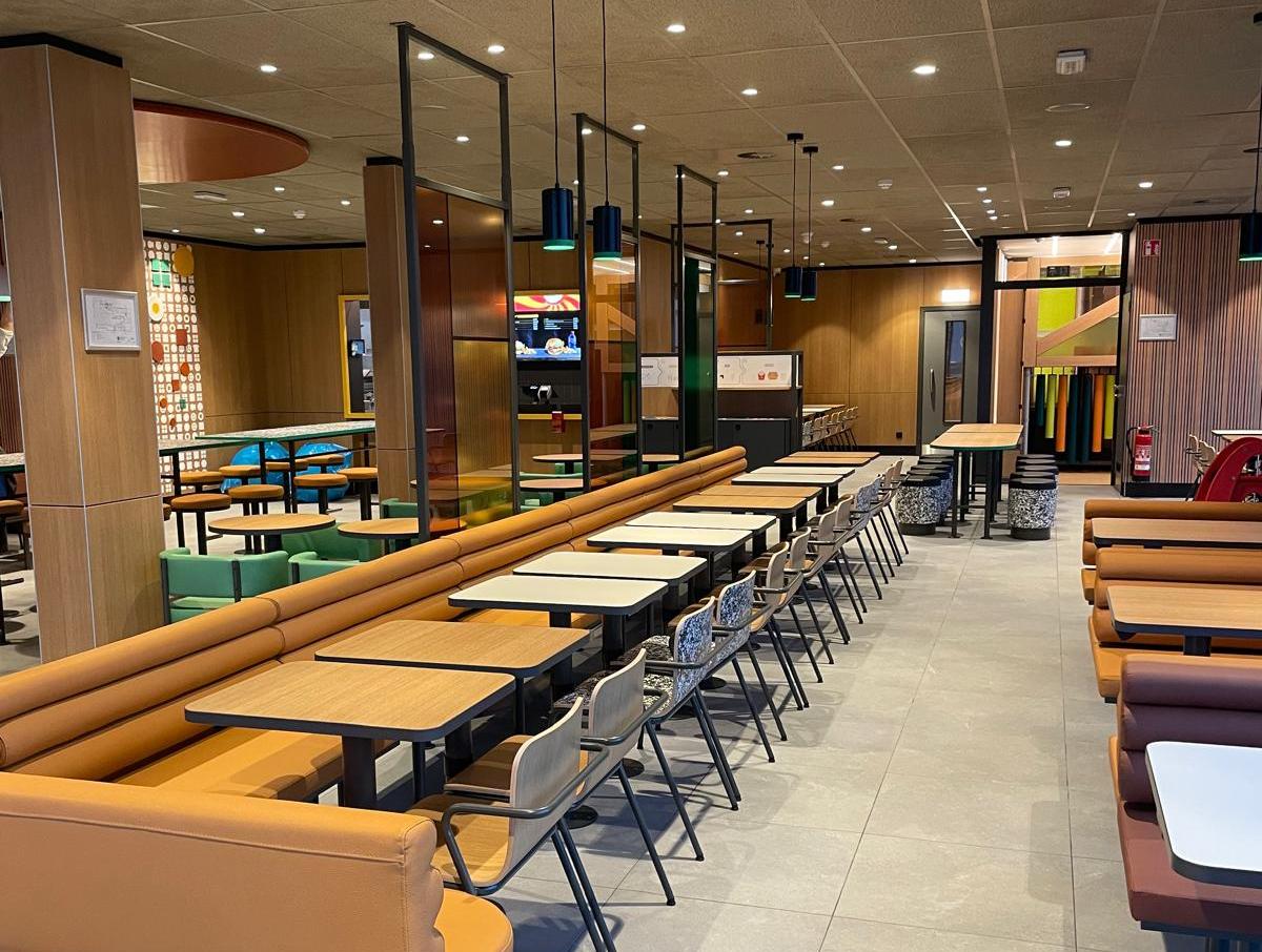 Vernieuwd McDonald’s restaurant in Lokeren opent vandaag opnieuw de deuren