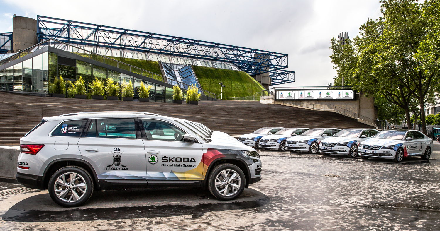 In the run-up to the IIHF Ice Hockey World Championship, ŠKODA handed vehicles over to the International Ice Hockey Federation (IIHF) at the hockey arena in Paris.