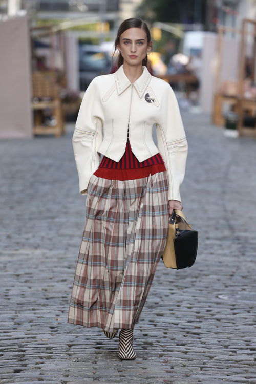 TB_SS22_Look01