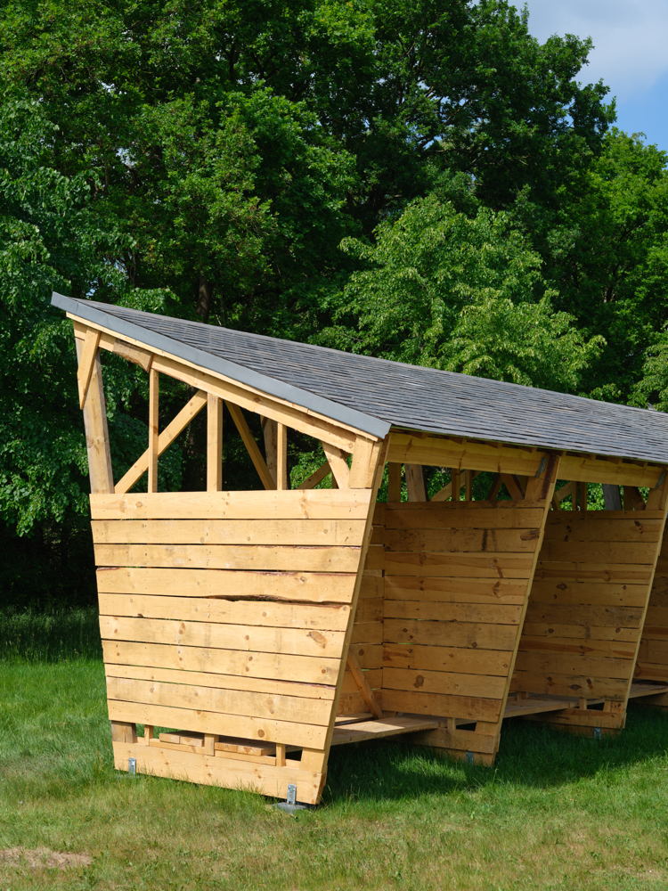 Wim Cuyvers   Dug Outs – Primitieve Hut (2025)   (C) We Document Art