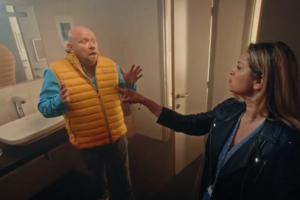 Nostalgie dévoile une nouvelle campagne drôle et musicale pour sa matinale !