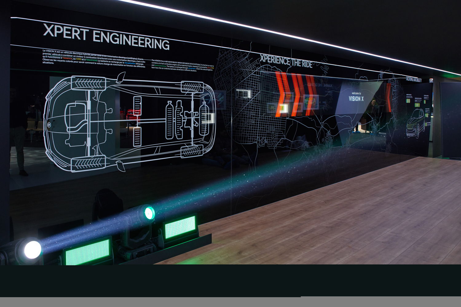 The futuristic ‘Innovation Tunnel’ brings the mobility of the future to life at the ŠKODA AUTO stand.