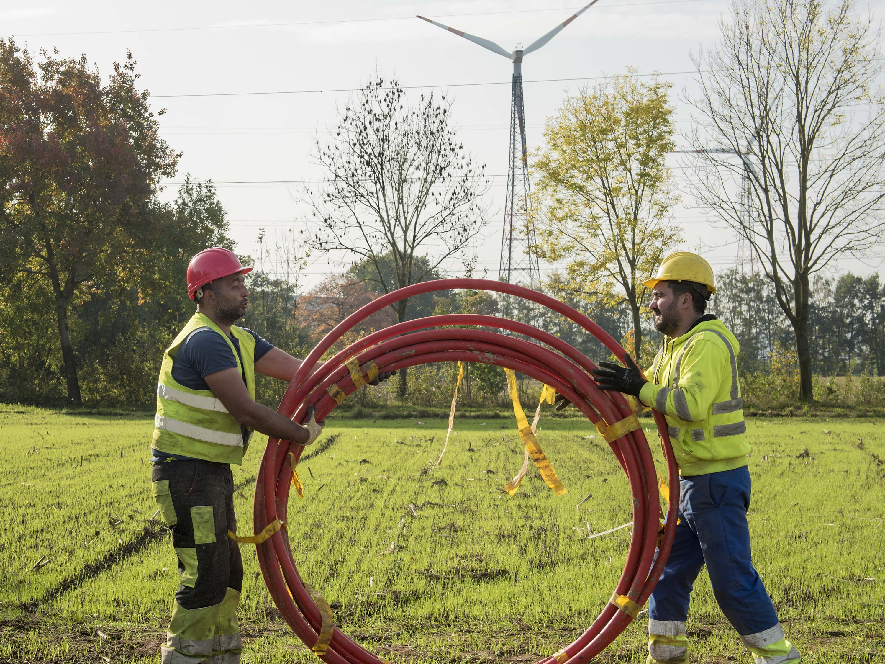 European Investment Bank and Fluvius sign €150 million loan for investments in support of energy transition