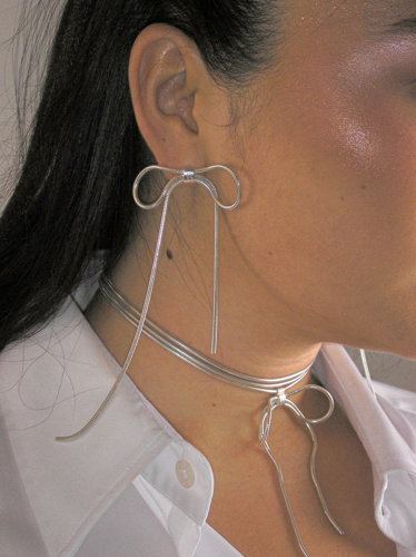 bow earring - silver €250 - gold €290