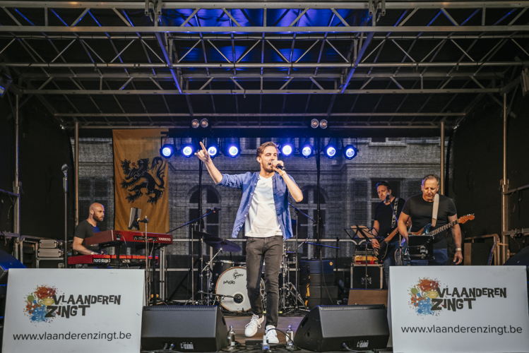Meezingen met klassiekers tijdens Merksem Feest en Zingt