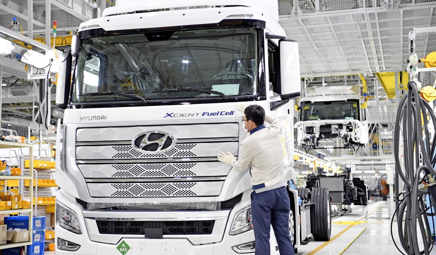 World’s First Fuel Cell Heavy-Duty Truck, Hyundai XCIENT Fuel Cell