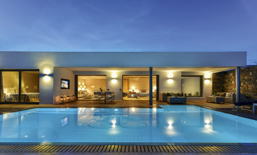 The Grand Villa Waterfront with Private Heated Pool
