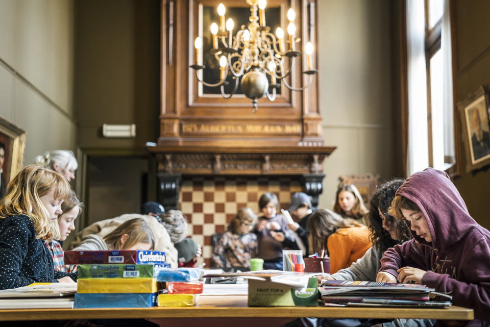 Workshop Cirkelheden in de Erfgoedbibliotheek Hendrik Conscience | foto: LUCID Workshop Cirkelheden in de Erfgoedbibliotheek Hendrik Conscience | foto: LUCID