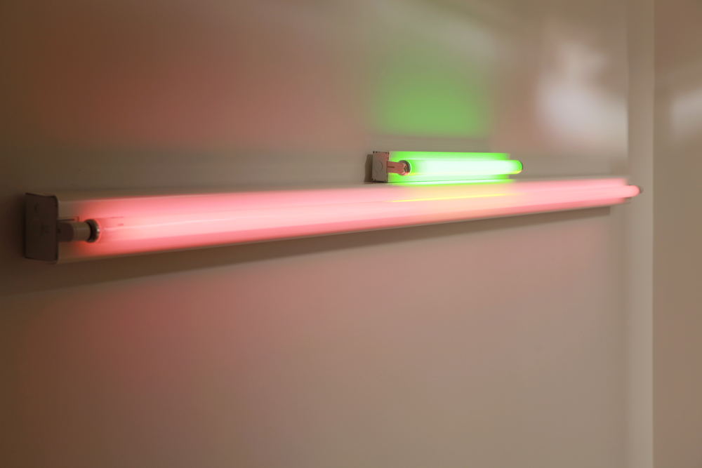 Dan Flavin, Untitled, 1964-1974. Fluorescent tubes, édition 2/5 243,8 cm. Courtesy : Collection Fondation CAB Bruxelles, Saint-Paul-de-Vence Dan Flavin, Untitled, 1964-1974. Fluorescent tubes, édition 2/5 243,8 cm. Courtesy : Collection Fondation CAB Bruxelles, Saint-Paul-de-Vence