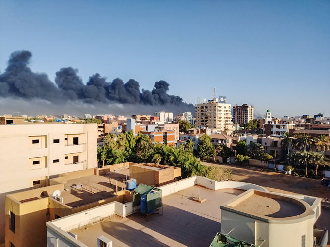 Title: Illustration of fightings in Khartoum, Sudan Copyright: MSF/Atsuhiko Ochiai Countries: Sudan Date taken / Date Recorded: 04 May, 2023 Caption / Description: Aerial view captures the fighting and violence that erupted in Khartoum, Sudan.