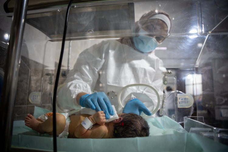 MSF medical activities in northwest Syria Copyright: Abdulrahman Sadeq/MSF Countries: Syria Date taken / Date Recorded: 12 October, 2023 Caption / Description: Medical activities at the MSF-supported Bernas hospital, located west of Idlib on the Syria-Türkiye border. The hospital provides maternal and child health services in an area densely populated with camps for displaced people. Northwest Syria, October 2023. 