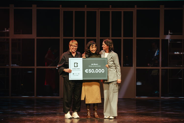 ‘Oroppa’, de debuutroman van Safae El Khannoussi, wint Boon literatuurprijs (c) Michiel Devijver