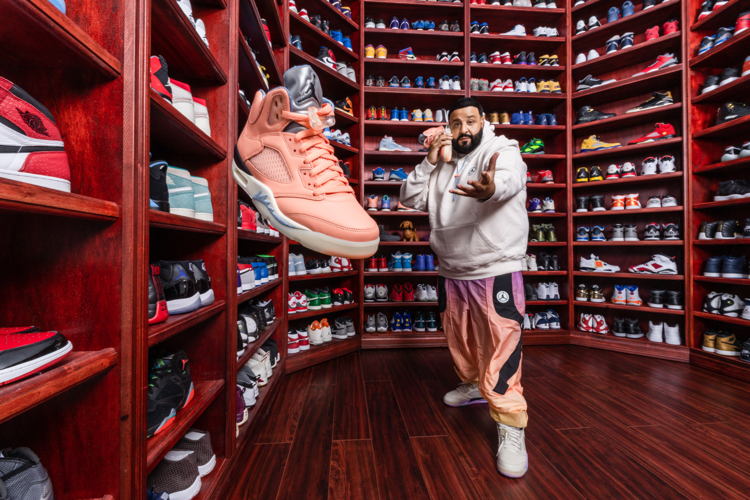 El legendario armario de sneakers de DJ Khaled en Airbnb