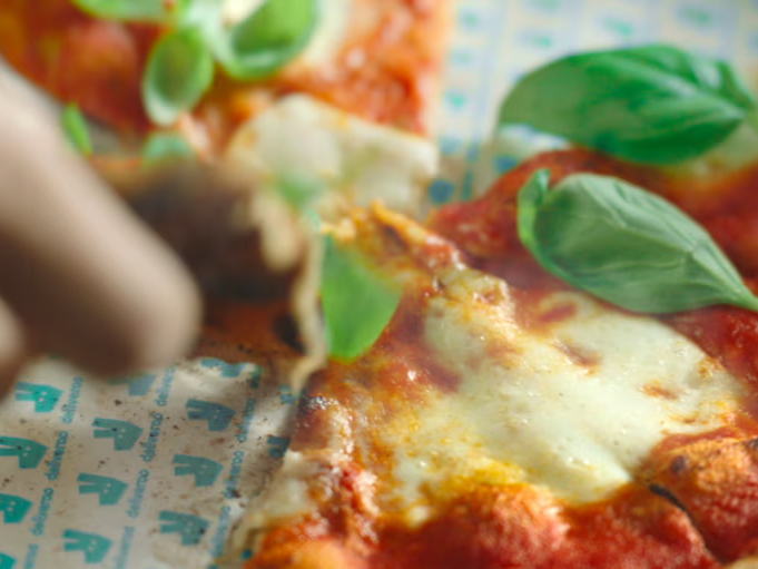 DELIVEROO, WORLD PIZZA DAY: GLI ORDINI DI PIZZA CRESCONO OLTRE IL 20% E CRESCE L’OFFERTA