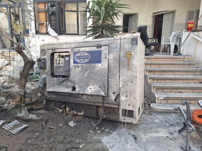 The generator in front of MSF office in Gaza City©MSF