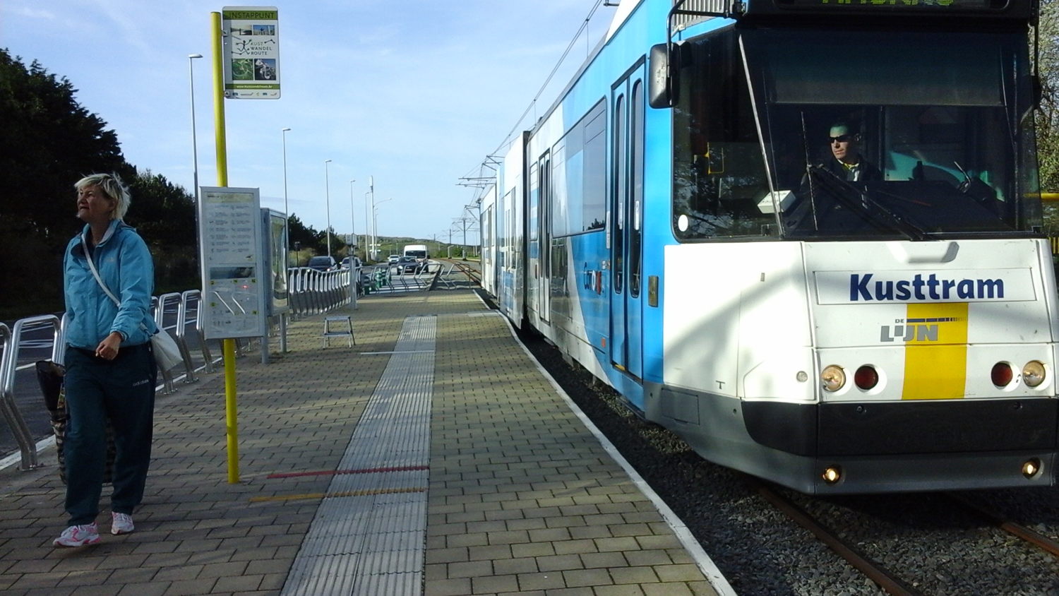 De Kusttram is een van de 5 testlijnen waarvoor rolstoelgebruikers niet meer moeten reserveren.