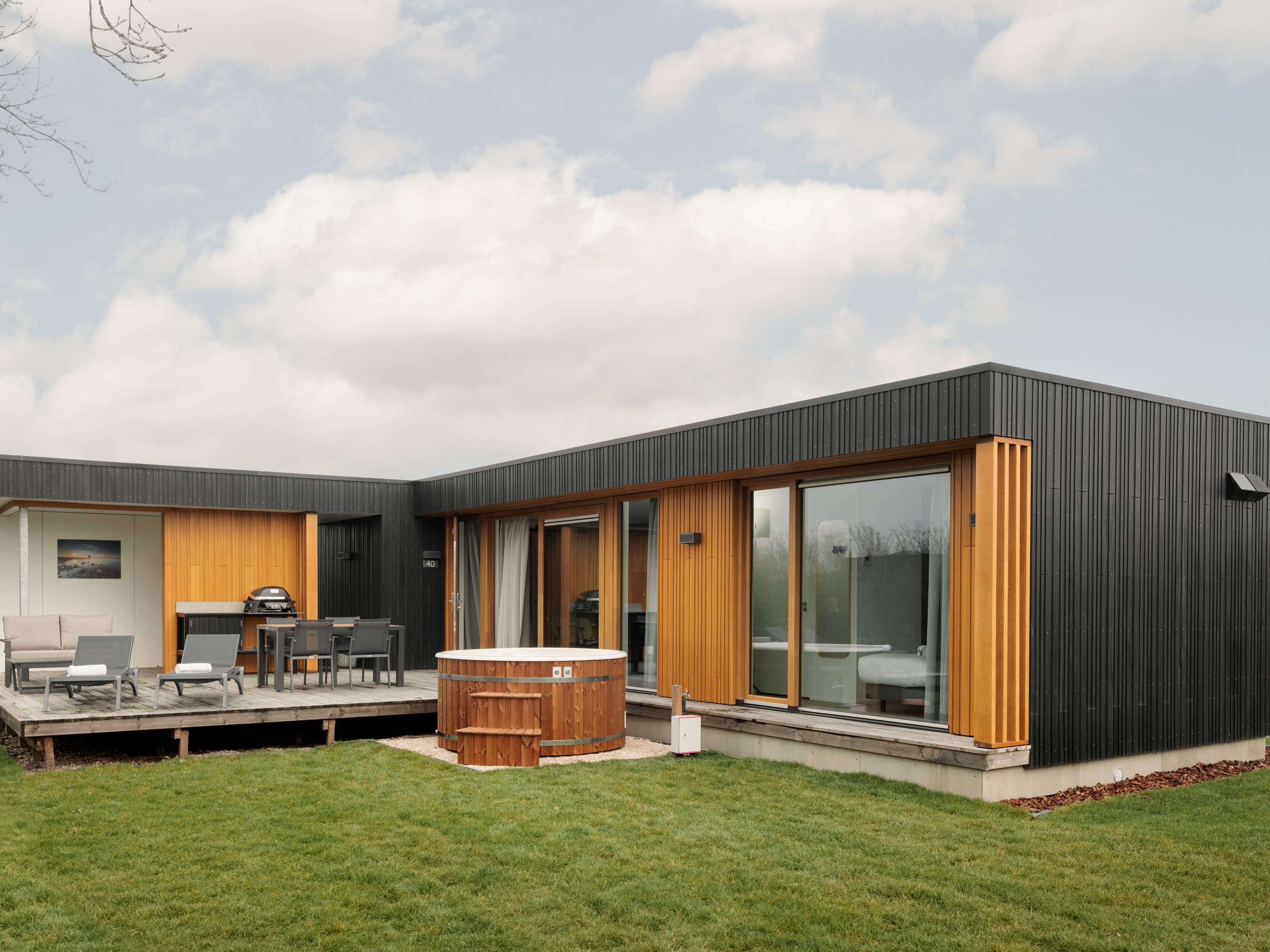 Roompot opent energieneutraal Beach Resort Brouwersdam in Nederland