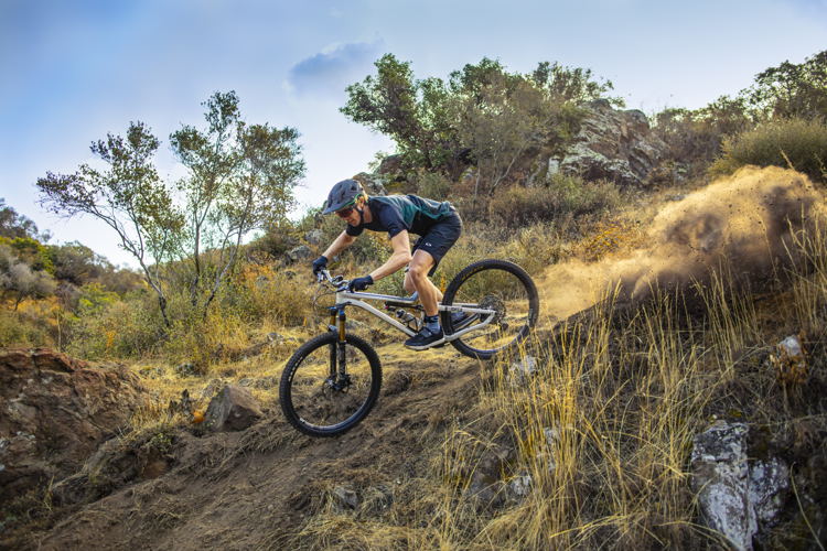 OAKLEY MTB COLLECTION - LIFESTYLE IMAGE (3)
