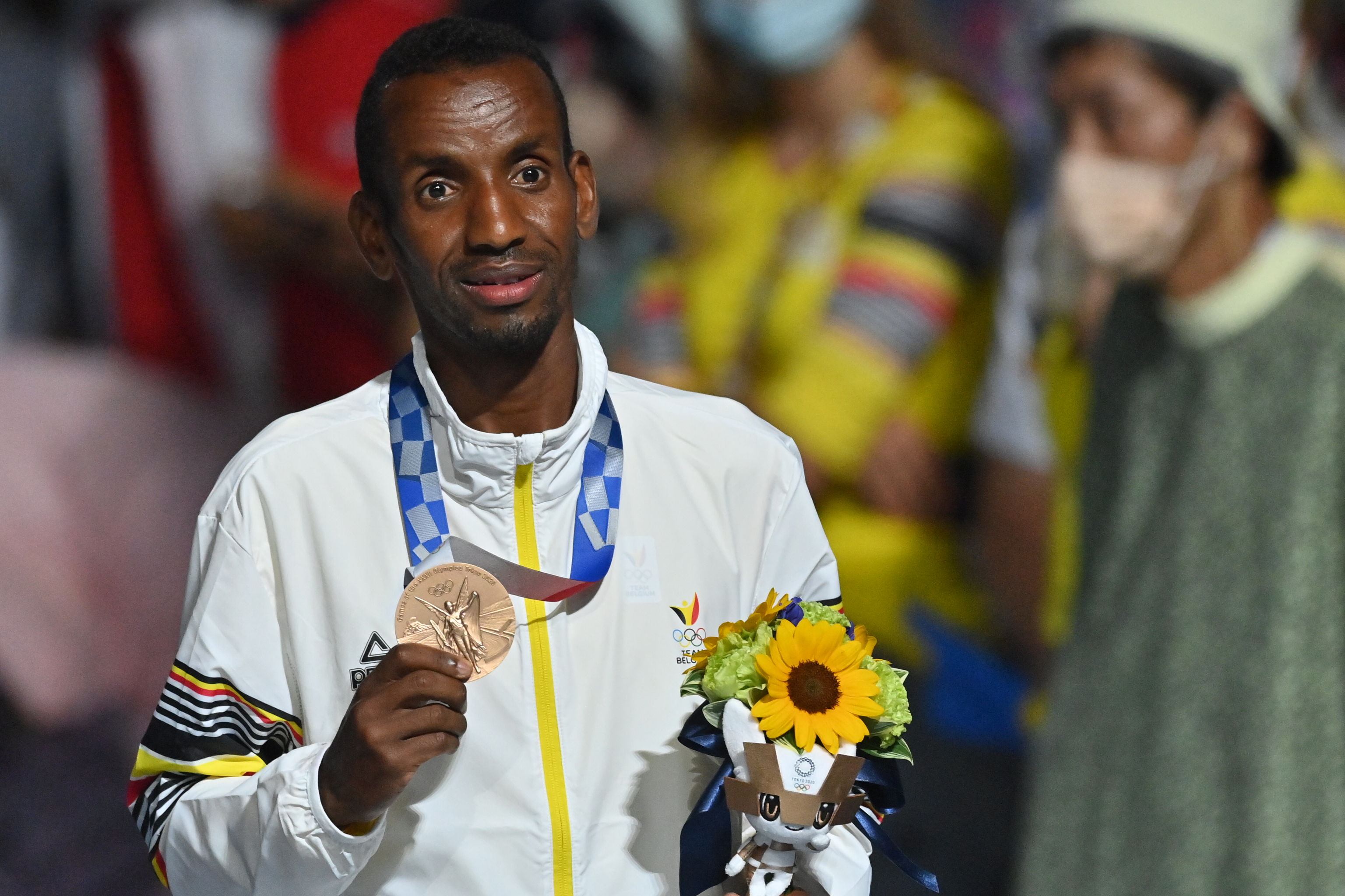 Bashir Abdi with his bronze medal in Tokyo © BELGA PHOTO DIRK WAEM