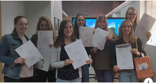 Studenten Verpleegkunde vieren diploma bij Mechelse horeca