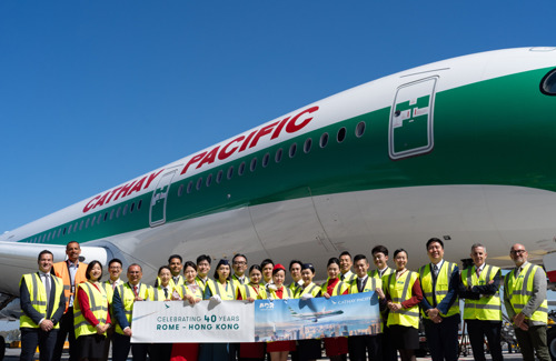 Cathay Pacific celebra i 40 anni di collegamenti dall’Italia 