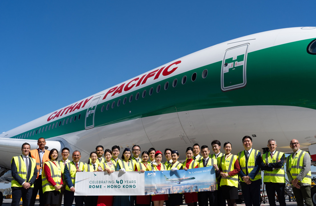 Cathay Pacific celebra i 40 anni di collegamenti dall’Italia 