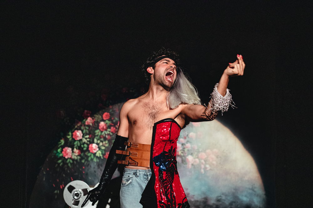 Mario Barrantes Espinoza - El cantar del playo or... a song is a rose is a thorn 21>22/01 © Michiel Devijver