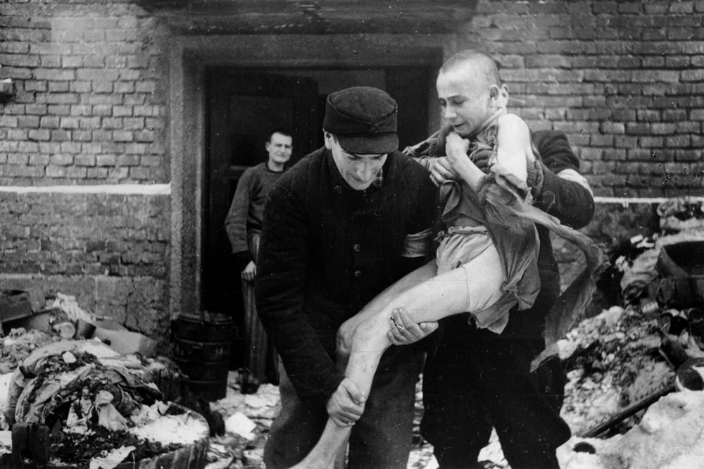 AKG99076 Liberation of Auschwitz © akg-images