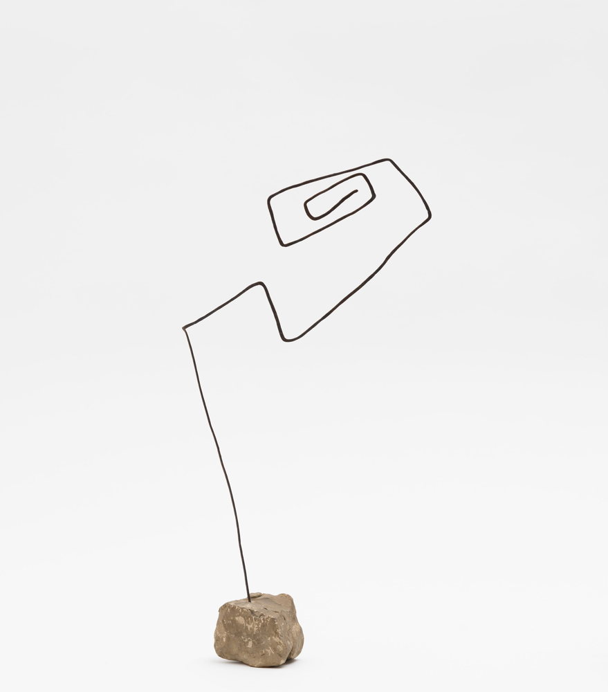 Lucio Fontana, Scultura astratta [Abstract Sculpture], 1934, Wrought-iron wire and clay, 33 x 19 cm / 13 x 7 1/2 in © Fondazione Lucio Fontana by SIAE 2022. Photo: Daniele De Lonti