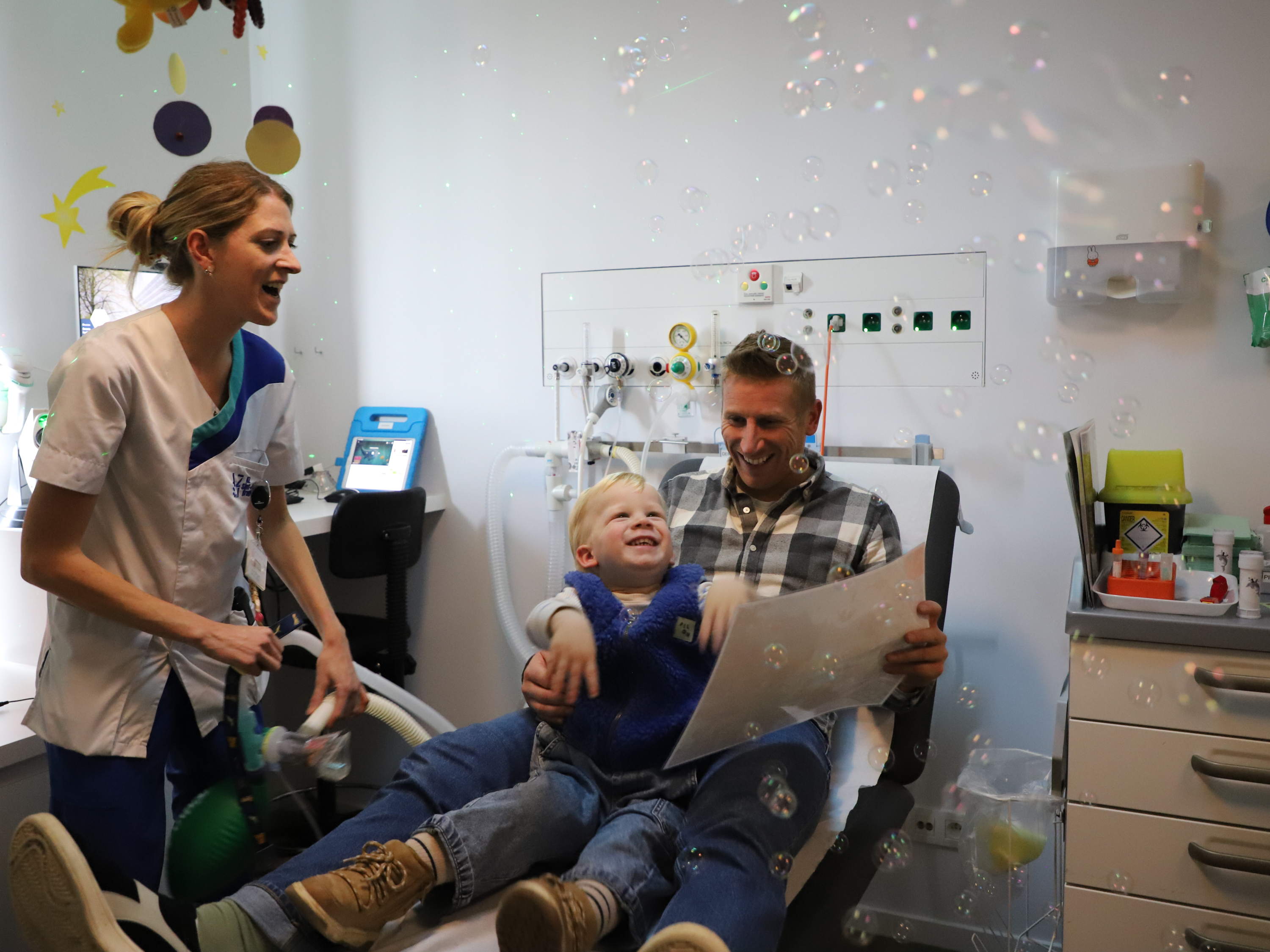 PERSUITNODIGING
Transient empathic blindness: de blinde vlek tijdens medische procedures bij kinderen