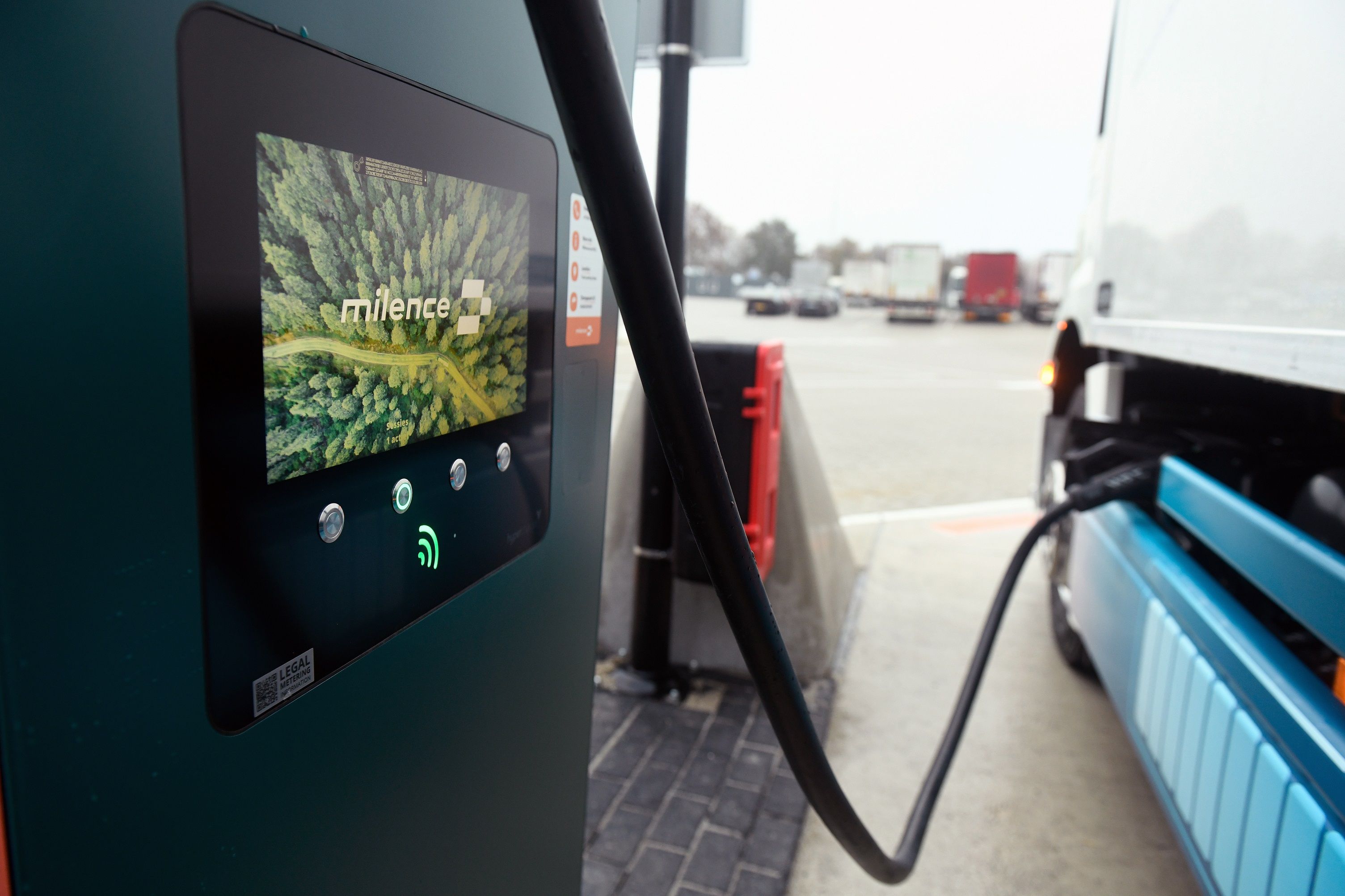 DKV Mobility en partenariat avec Milence pour la recharge des poids-lourds électriques