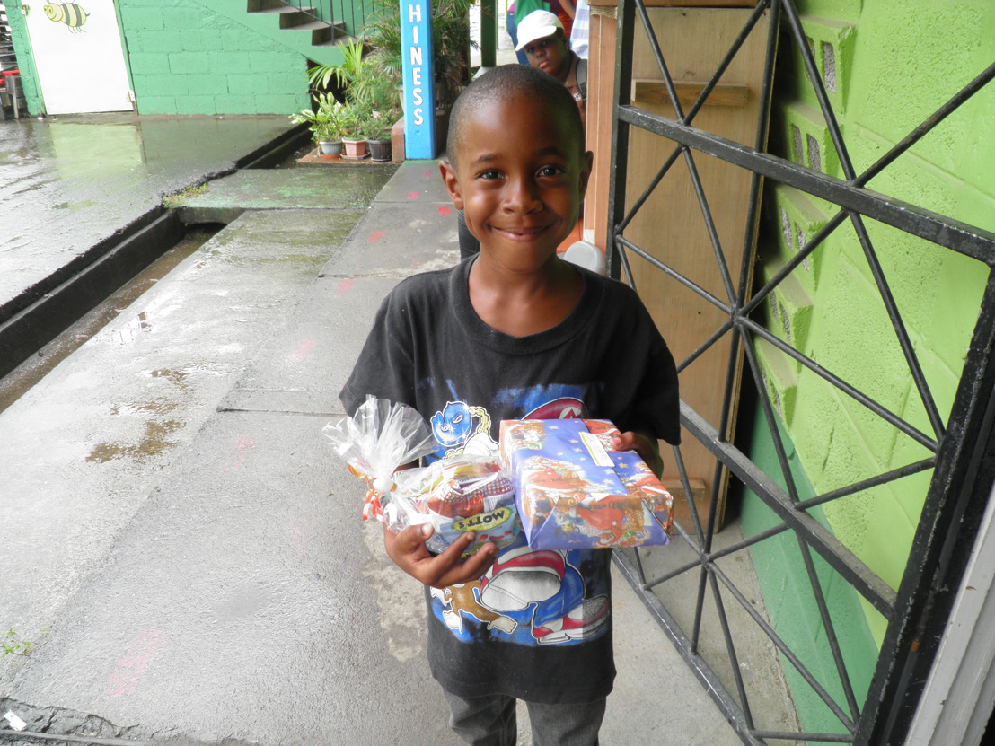 Spreading Christmas cheer to Dominican children affected by hurricane Maria