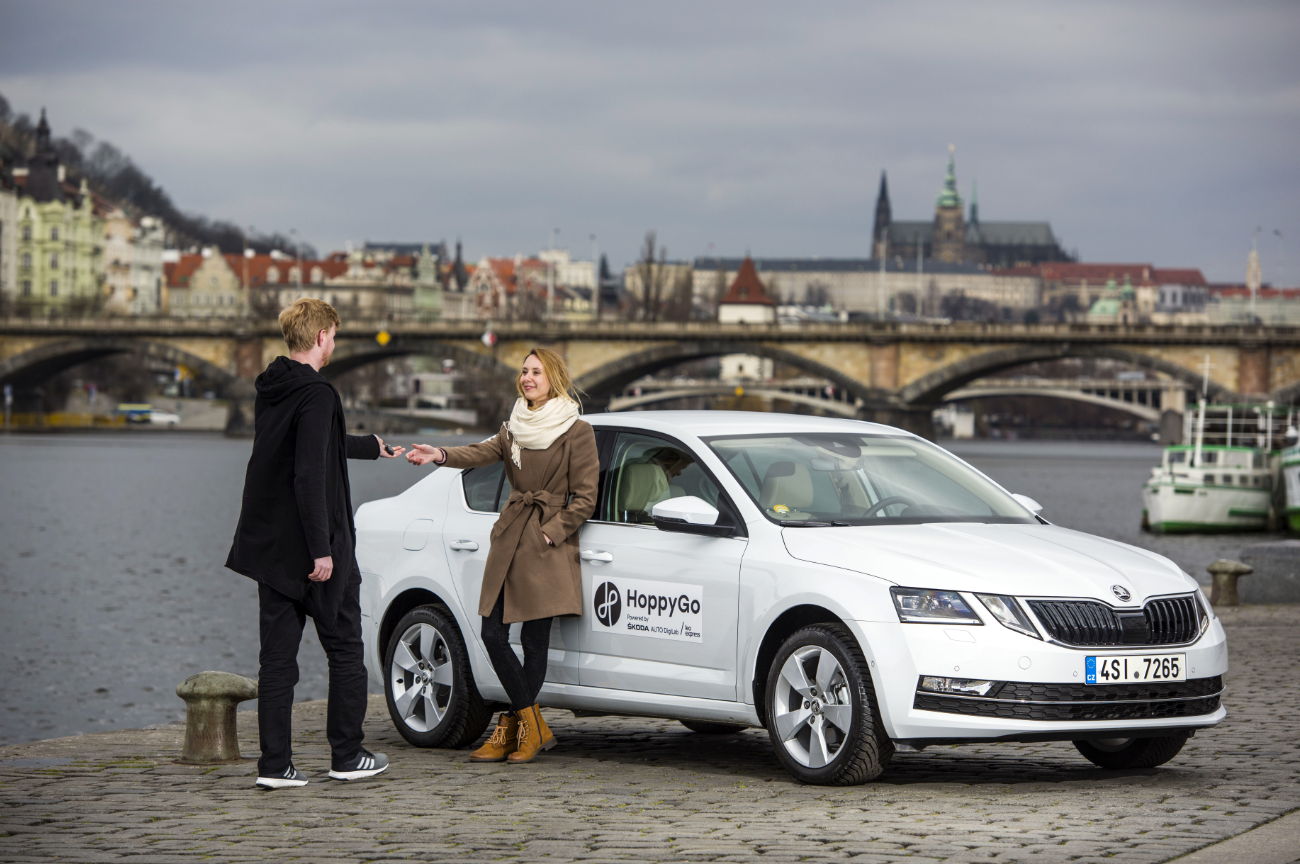 Thanks to the merging of carsharing service HoppyGo - founded by the ŠKODA AUTO DigiLab - and SmileCar from Leo Express, ŠKODA AUTO has become one of the largest providers of peer-to-peer carsharing in the Czech Republic.