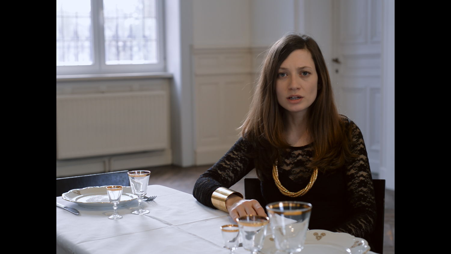 Ariane Loze, Le Banquet, projection vidéo HD, son, couleurs, 17’45’’, 2016. © Ariane Loze. Courtesy de l’artiste et de la galerie Michel Rein Paris/Bruxelles