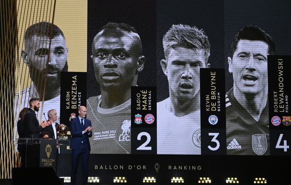 Le Français Karim Benzema lauréat du Ballon d'or