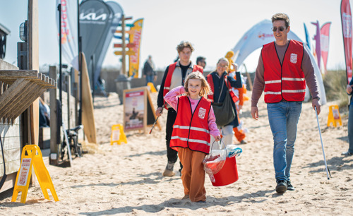 Persbericht: 17 surfclubs bundelen de krachten voor een proper strand tijdens de Eneco Clean Beach Cup op 13 september