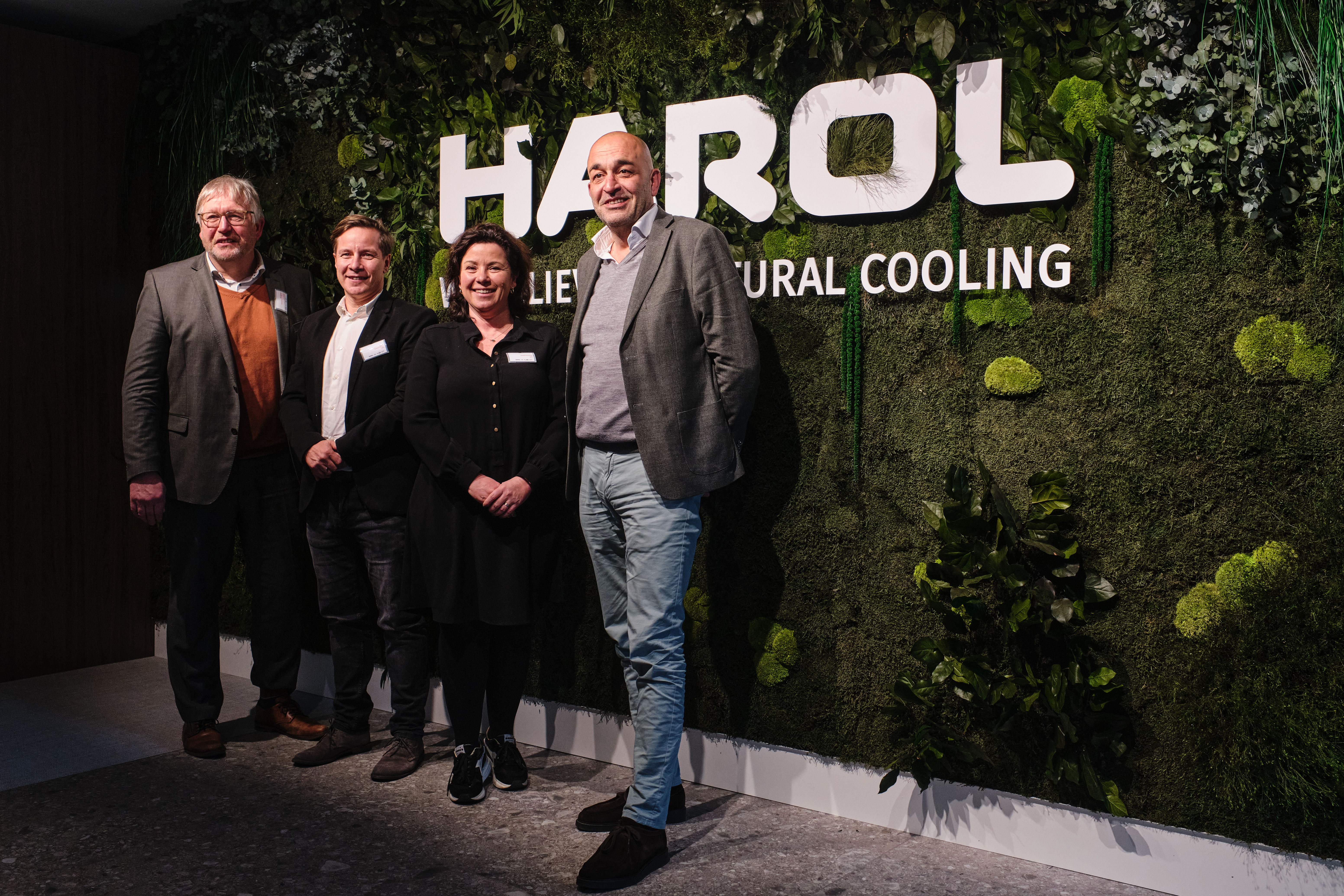 Op 30 november brachten gedeputeerde Bart Nevens en Kris Claes van Voka een bezoek aan Joris en Annick Draelants van Harol in Diest, klimaatambassadeurs 2022.